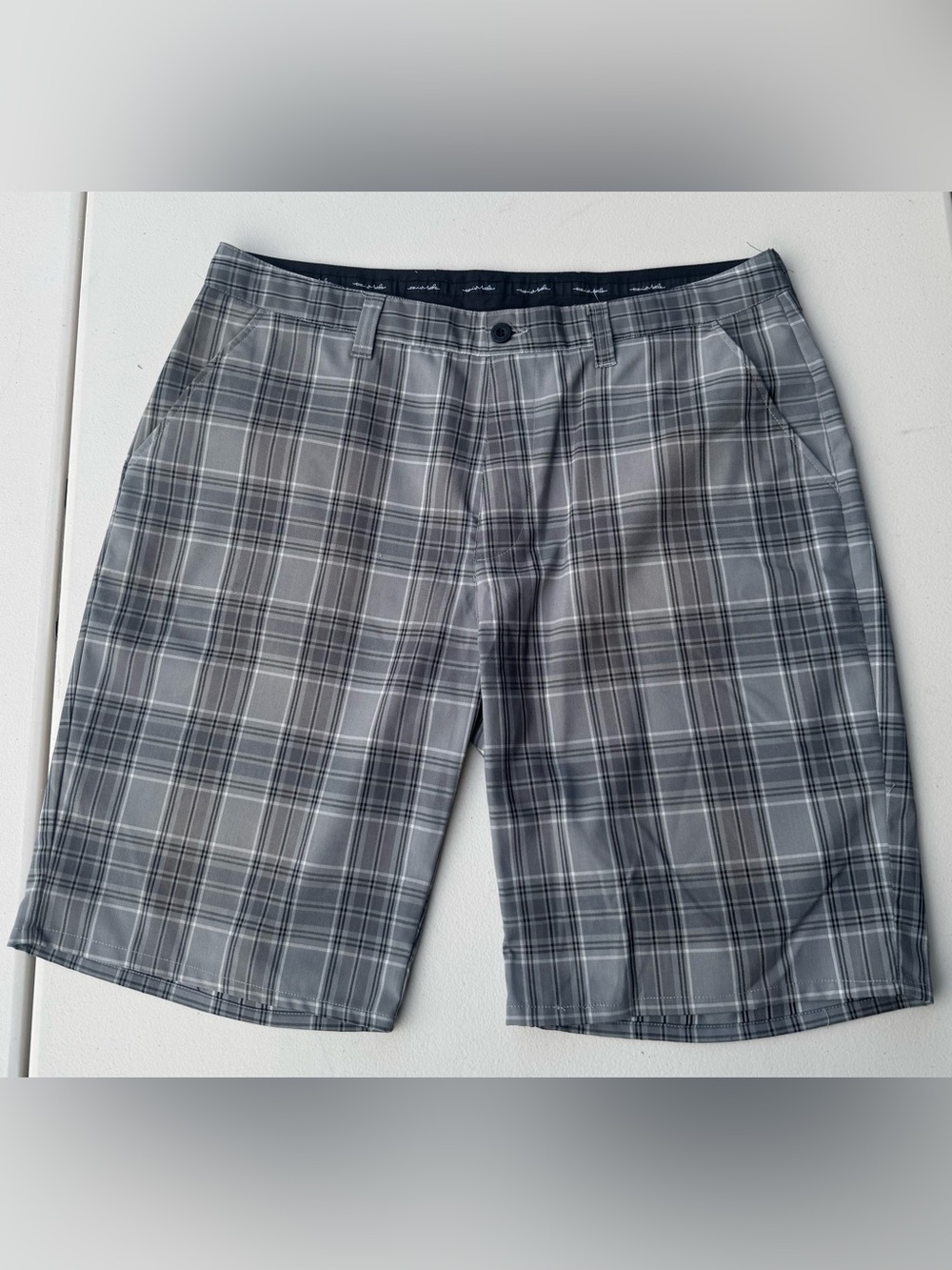 Travis Mathew Men’s Golf Shorts, Gray Plaid Flat Front, Size 38”, Inseam 10.5”